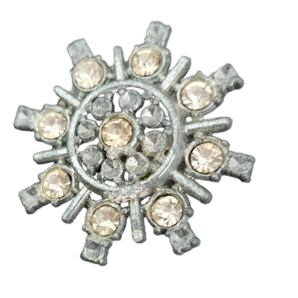 Beautiful Vintage  Crystal Rhinestone Snowflake Star Brooch Pin